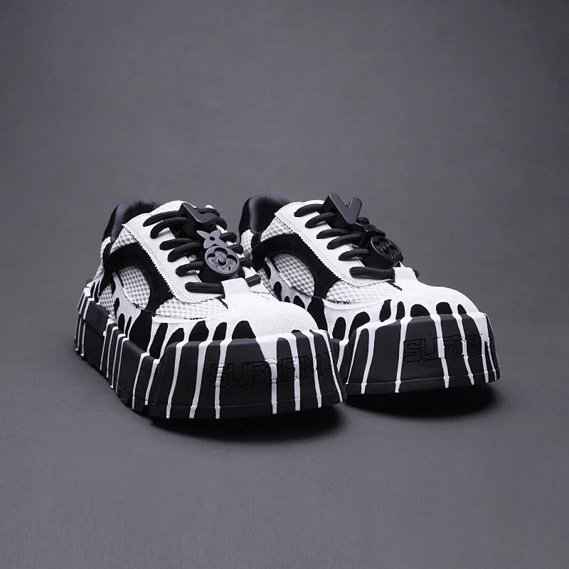 The 2025 summer new fashion design thick-soled board shoes for men and black and white two-tone casual shoes for men