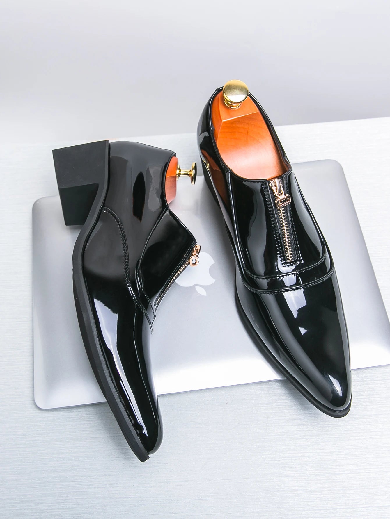 Luxury Brand Men's Chelsea Shoes Pointed Toe Dress Shoes Men's Banquet Blue Suit Shoes Red High-end Glossy Leather Shoes