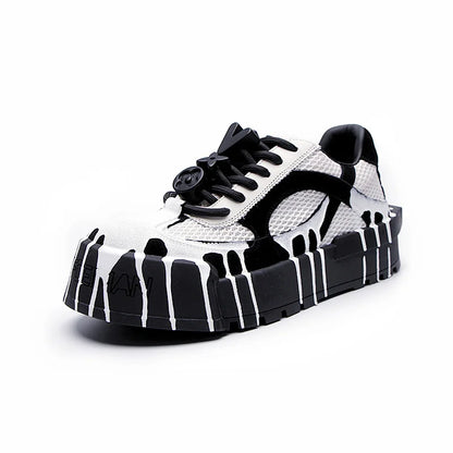 The 2025 summer new fashion design thick-soled board shoes for men and black and white two-tone casual shoes for men